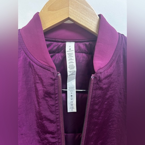 Lululemon Non-Stop Bomber *Reversible *Marvel - size 4 - Picture 4 of 8